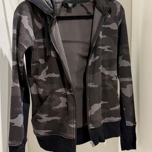 Athleta-Triumph printed Hoodie in Dark Charcoal Gray